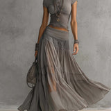 Top Cinza Transparente com Renda e Saia Maxi Plissada