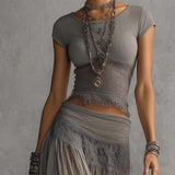 Top Cinza Transparente com Renda e Saia Maxi Plissada