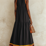 Federica | Vestido maxi preto com babados e borda laranja e bainha multicolorida