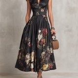 Vestido Midi Plissado de Satén Floral Preto com Decote em Forma de Olho de Fechadura