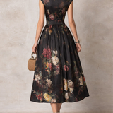 Vestido Midi Plissado de Satén Floral Preto com Decote em Forma de Olho de Fechadura
