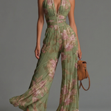 Blusa Verde Floral com Decote em V Sem Mangas e Calças Largas Plissadas em Cetim
