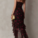 Vestido Floral Preto e Vermelho Chic com Costuras e Riscas