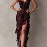 Vestido Floral Preto e Vermelho Chic com Costuras e Riscas