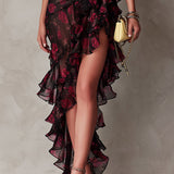 Vestido Floral Preto e Vermelho Chic com Costuras e Riscas