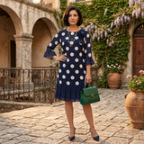 Clara | Vestido Azul com Poás e Detalhes de Costura