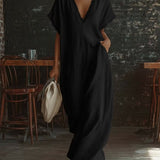 Vestido longo elegante e aconchegante em linho e algodão com detalhes em renda.
